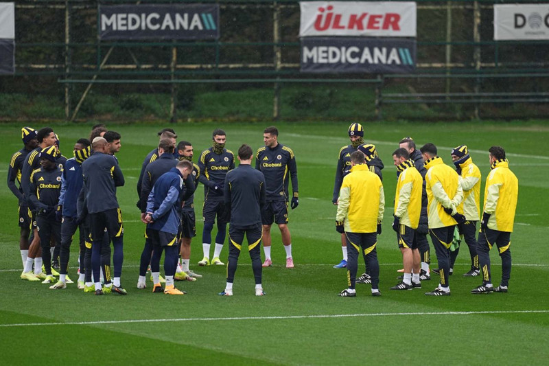 Fenerbahçe gözden çıkardı! Yıldız ismi 12-15 milyon euro veren transfer edecek - Resim: 2