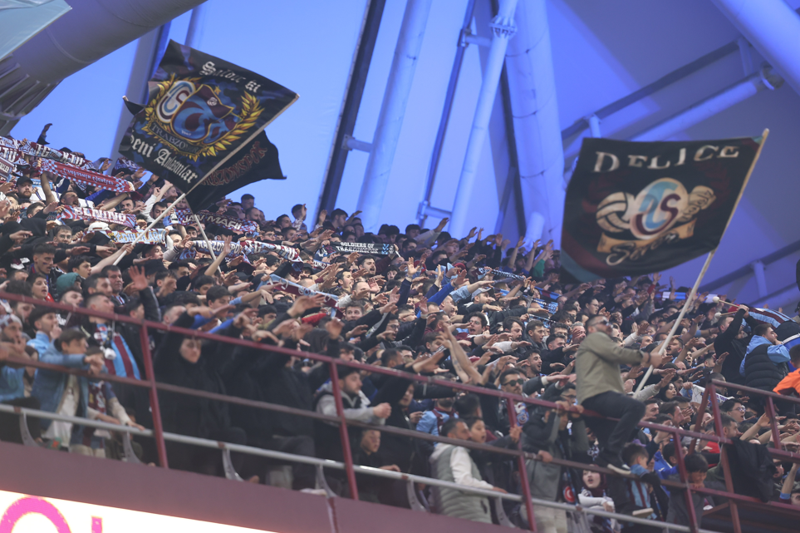 PFDK’dan Trabzonspor’a ağır tribün cezası! - Resim: 4