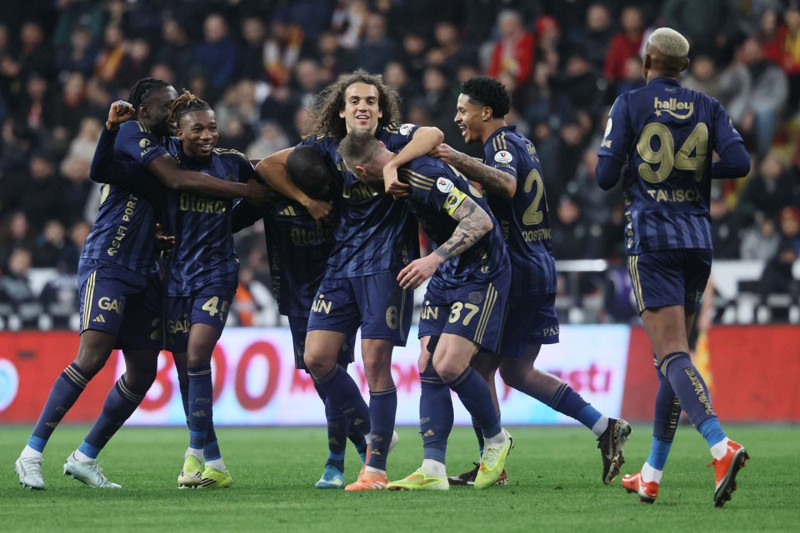 Fenerbahçe transferde gemileri yaktı! Beşiktaş’ın yıldızını istiyor! Sezon sonu masaya oturulacak - Resim: 2