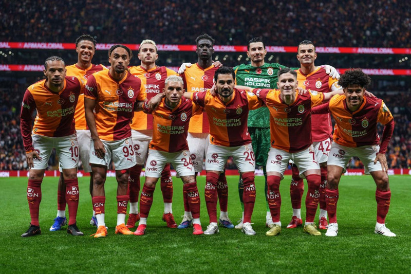 Galatasaray’da Okan Buruk’un geleceği belli oldu! Dursun Özbek’ten herkesi ters köşe yapan karar! - Resim: 2