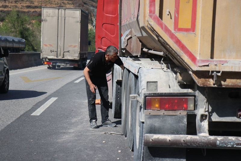 D-650'yi kilitleyen kaza! Uzun araç kuyrukları oluştu - Resim: 4