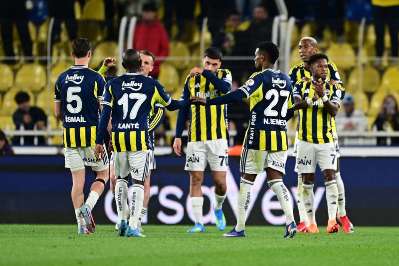 Fenerbahçe’de büyük temizlik başladı! 13 yabancının bileti kesildi! - Resim: 2