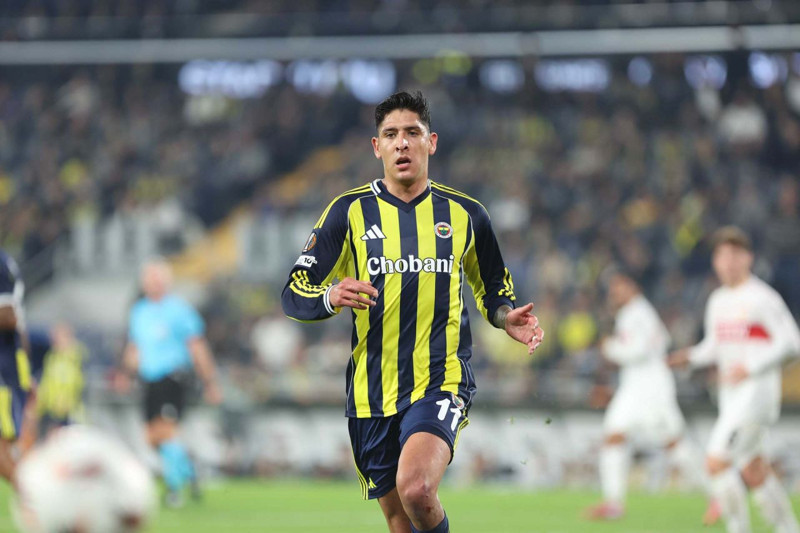 Fenerbahçe’de büyük temizlik başladı! 13 yabancının bileti kesildi! - Resim: 4