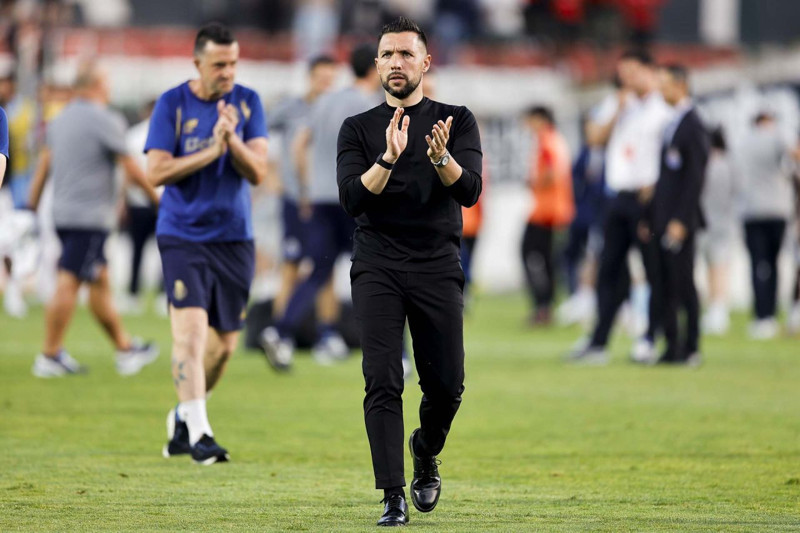 Hakan Safi, Fenerbahçe'nin yeni teknik direktörünü belirledi! Görüşme olumlu geçti - Resim: 7