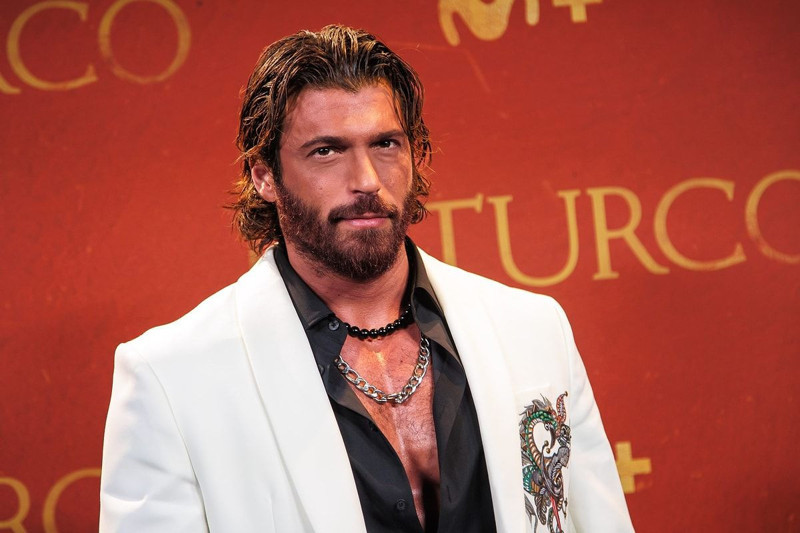 Can Yaman'dan yapımcı Faruk Turgut'a sert çıkış: "Senin bütçen benim kaşeme yetmez!" - Resim: 2