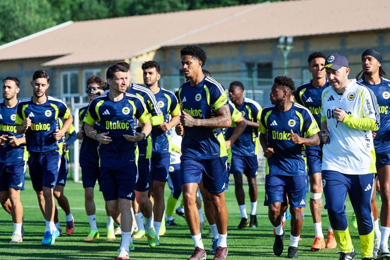 Fenerbahçe'de ilk gönderilecek 3 isim belli oldu! Hemen yollar ayrılacak - Resim: 3