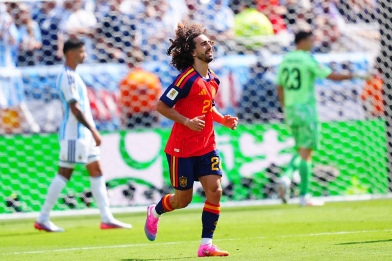 Yıllardır kimse bilmiyordu! Marc Cucurella'nın uzun saçlarının ardındaki gerçek kahretti! - Resim: 3