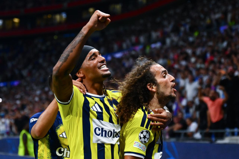 Maç sonrası saha karışmıştı! Guendouzi sessizliğini bozdu: Lyon tribünlerine olay sözler - Resim: 2