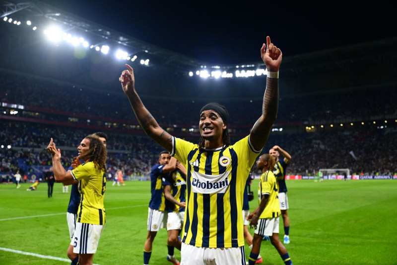 Maç sonrası saha karışmıştı! Guendouzi sessizliğini bozdu: Lyon tribünlerine olay sözler - Resim: 5