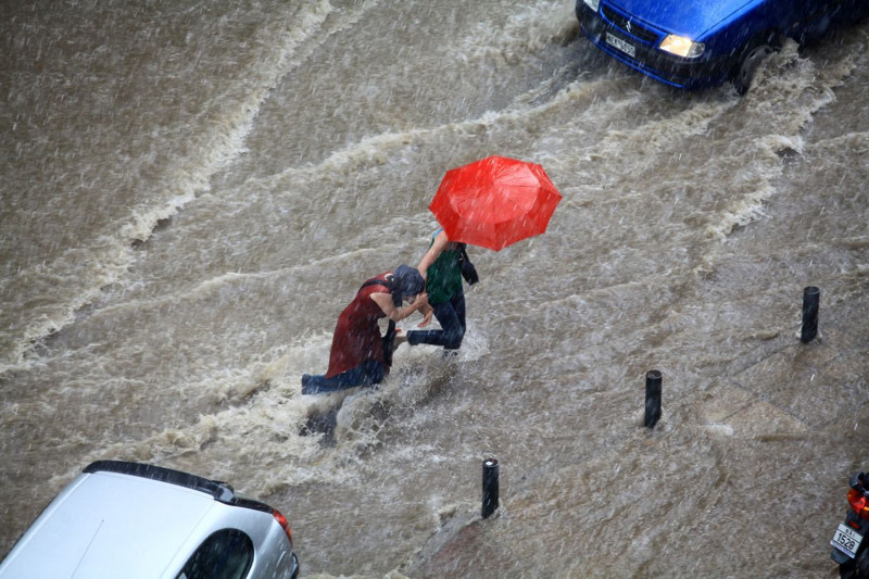 İstanbul, İzmir, Ankara... DİKKAT HAZIRLIKSIZ YAKALANMAYIN! Meteoroloji gün ve saat verdi: Sağanak ve soğuk hava geliyor - Resim: 12