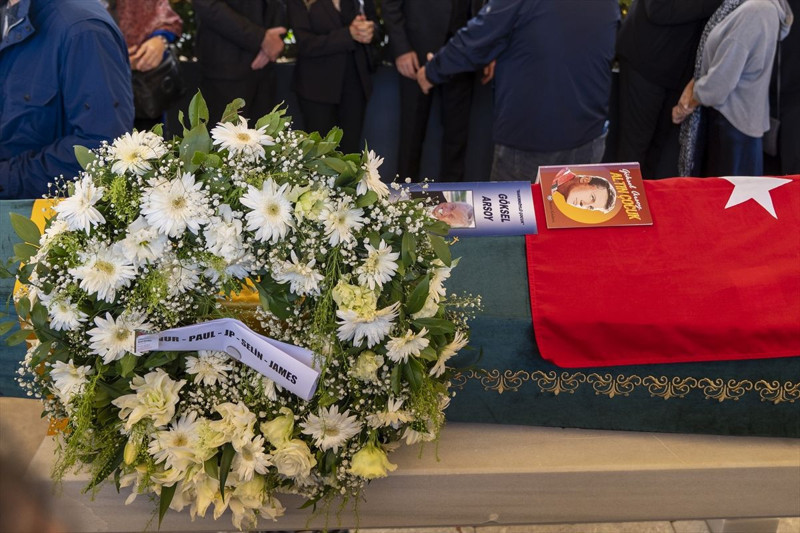 Göksel Arsoy’a son görev! Sanat dünyası akın etti - Resim: 5