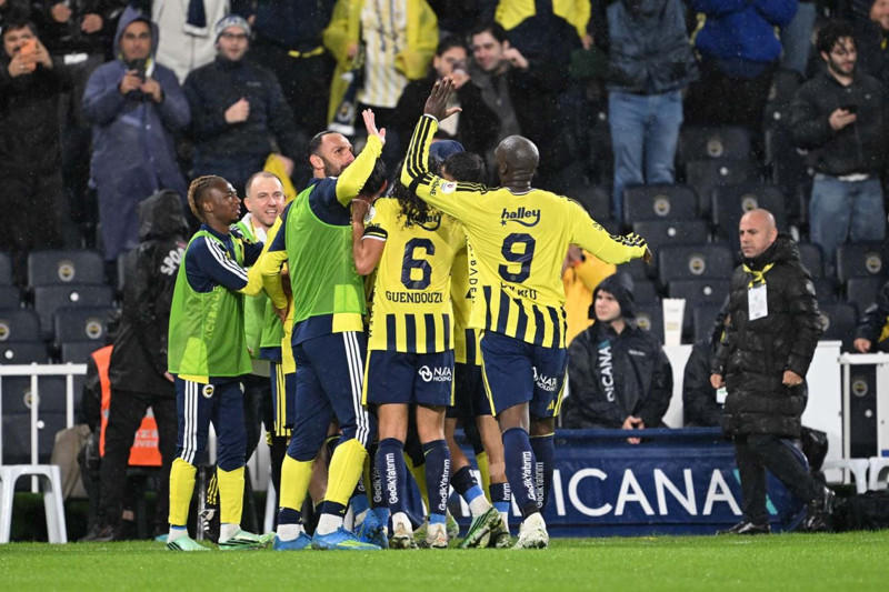 Fenerbahçe’de İsmail Kartal’dan büyük ters köşe! 3 yıldızı derbinin ilk 11’ine yazdı! - Resim: 2