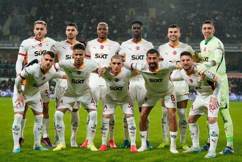 Galatasaray’dan ayrılma kararı almıştı! 10 milyon euroluk yıldıza talip çıktı! Temsilcisiyle temasa geçtiler - Resim: 3