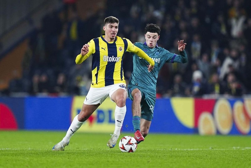 Ali Koç’tan tarihe geçecek transfer kararı! Yıldız futbolcu için 40 milyon euro istiyor! Ferdi Kadıoğlu’nu bile gölgede bırakacak - Resim: 6