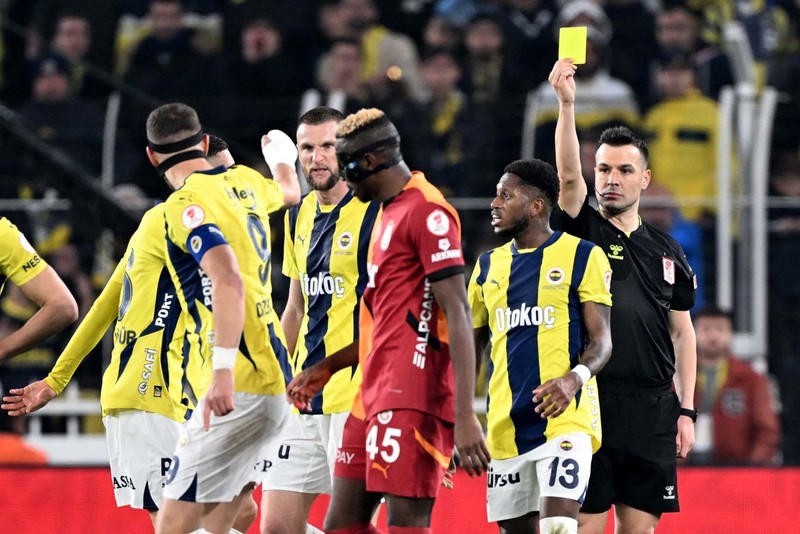 Fenerbahçe- Galatasaray derbisinin raporu ortaya çıktı! Fred’in neden kırmızı kart gördüğü belli oldu! 4-5 kez aynı cümleyi tekrarlamış - Resim: 5
