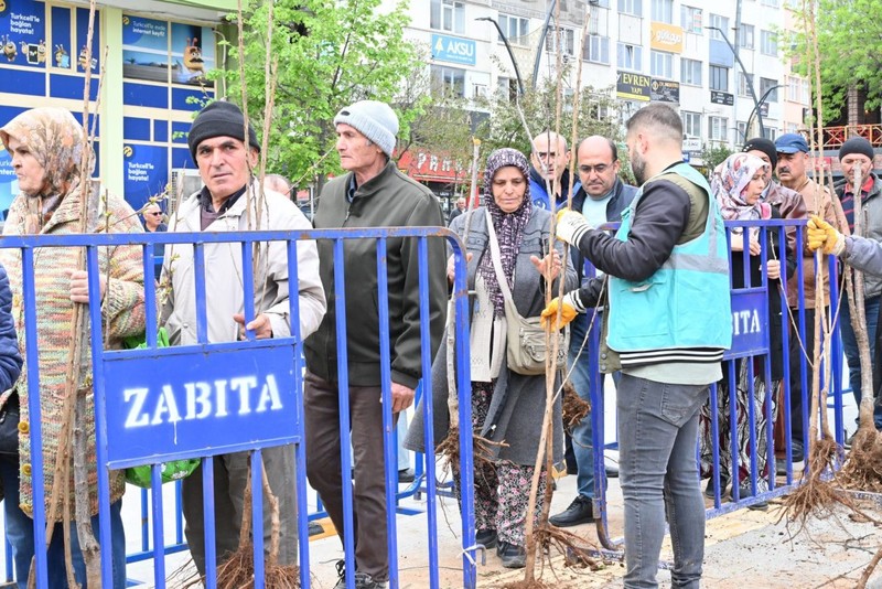 Isparta'da tam 55.00 tanesi teker teker dağıtıldı. Yakında 55.000 tanesi doğanın her tarafında görülecek - Resim: 4