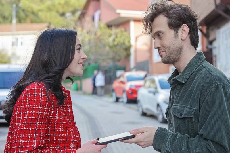 Melis Sezen'den Aras Bulut İynemli ile çıkan aşk iddialarına yanıt! ‘Aşk sizde ne uyandırıyorsa o dur’ - Resim: 2