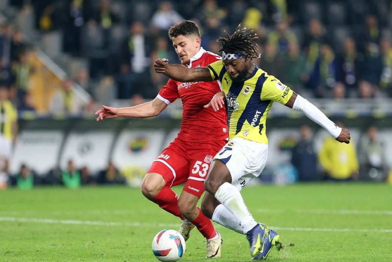 Fenerbahçe’de 8 milyon euroluk yıldızla ipler koptu! Ali Koç’a ayrılmak istediğini söyledi! Yıldız futbolcu sezon sonu kesin olarak gidiyor - Resim: 7