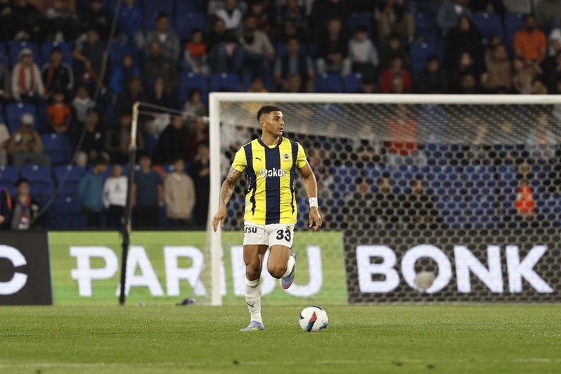 Fenerbahçe’den şok karar! 12 milyon euroluk yeni transferin bileti kesildi! “Elden çıkarmanın planı yapılıyor” - Resim: 6