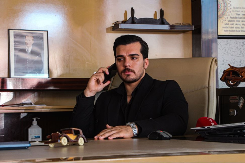 Çağatay Ulusoy'a benzerliği görenleri şoke etti! Adanalı galerici 'Eşref Tek' otomobil videolarıyla viral oldu! - Resim: 7