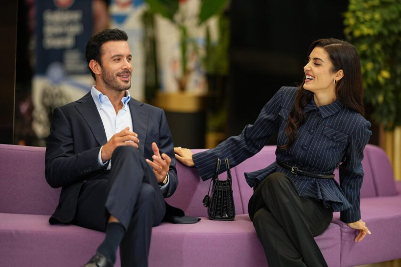 Hande Erçel ve Barış Arduç'un partnerliği kısa sürdü! Aşk ve Gözyaşı'nda büyük hüsran - Resim: 1