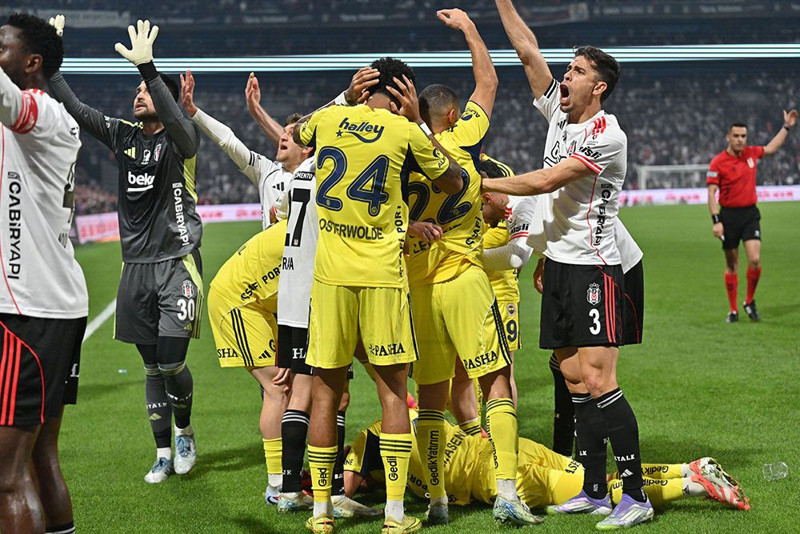 Fenerbahçe yenilgisi bardağı taşırdı! Beşiktaş’ta “yönetim istifa” sesleri - Resim: 10