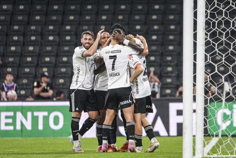 Beşiktaş'ta iki yabancı futbolcunun üzeri çizildi! “Devre arası kesin olarak yollar ayrılacak” - Resim: 3