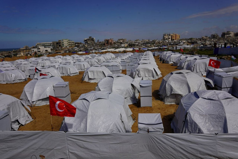 Yıldız Tilbe'den Filistinlilere yaşam alanı! Yeni çadır kent açıldı - Resim: 9