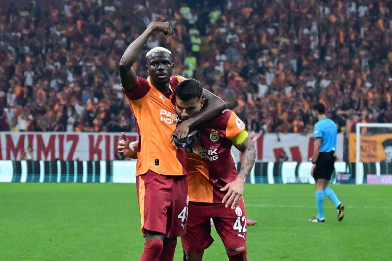 Galatasaray, Osimhen’in bonservisini belirledi! Fransızlar tarihe geçecek parayı duyurdu! - Resim: 21