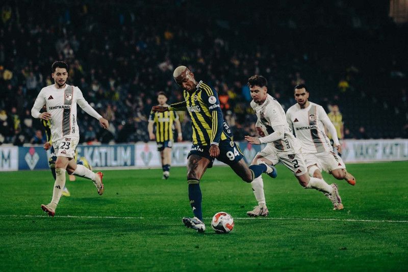 Fenerbahçe’ye Beşiktaş derbisi öncesi büyük müjde! Yıldız futbolcu ilk 11’e geri dönüyor - Resim: 6