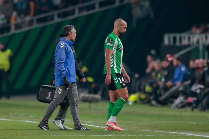 Fenerbahçe gözden çıkardı! Yıldız ismi 12-15 milyon euro veren transfer edecek - Resim: 7