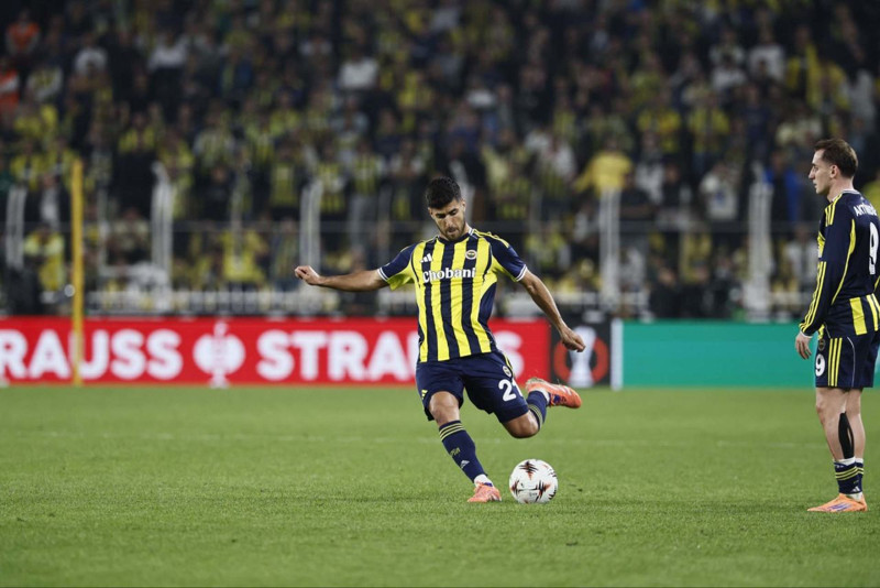 Fenerbahçeliler çok sevinecek! Yıldız futbolcu 20 milyon euro verilse de satılmayacak! - Resim: 9