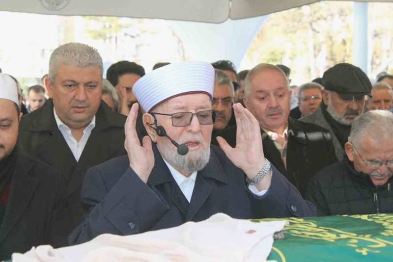 67 yıllık eşini kaybetmişti! 86 yaşındaki ilahiyatçı Necmettin Nursaçan yeniden evlendi! - Resim: 3