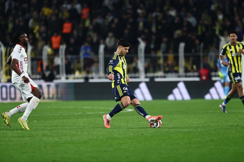 Fenerbahçe’ye kötü haber! İki yıldız sezonu kapattı - Resim: 5