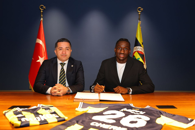Fenerbahçe'de Aykut Kocaman'dan büyük sürpriz! O futbolcu kadroda kalabilir - Resim: 3