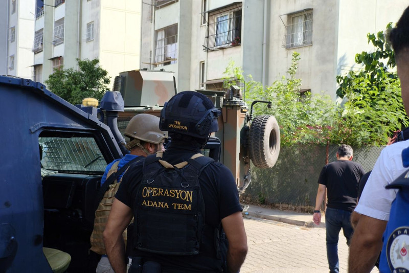 Adana'da polisi görünce ateş açıp bombanın pimini çekmişti! Felaketi önleyen 'koli bandı' detayı - Resim: 6