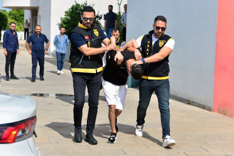 Adana'da polisi görünce ateş açıp bombanın pimini çekmişti! Felaketi önleyen 'koli bandı' detayı - Resim: 7