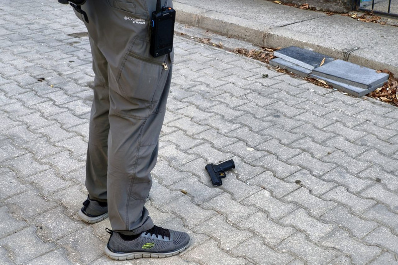 Adana'da polisi görünce ateş açıp bombanın pimini çekmişti! Felaketi önleyen 'koli bandı' detayı - Resim: 3