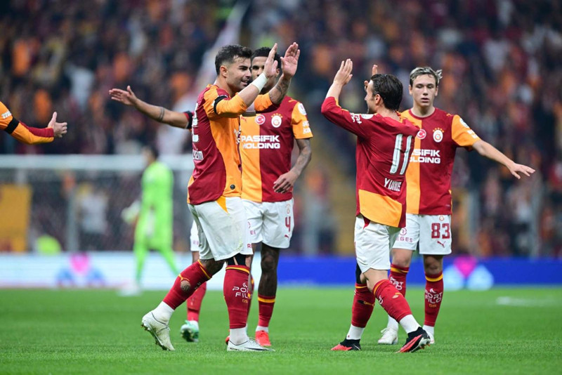 Şampiyonlar Ligi’nde zorlu maç! Galatasaray, Barcelona ile karşılaşacak! İşte muhtemel ilk 11’ler - Resim: 6
