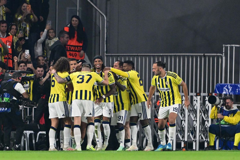 Fenerbahçe’de İsmail Kartal’dan büyük ters köşe! 3 yıldızı derbinin ilk 11’ine yazdı! - Resim: 4