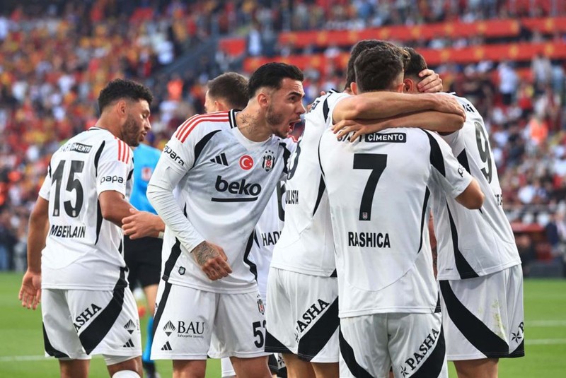 Transferi için 5.6 milyon euro ödemişti! Solskjaer’den Beşiktaşlıları kızdıran hamle! Göztepe maçında 1 saniye süre vermedi - Resim: 3
