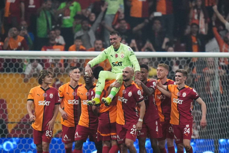 Galatasaray’da şok gelişme! Yeni transfer ipleri kopardı! Kalmayı düşünmüyor, gidecek - Resim: 1