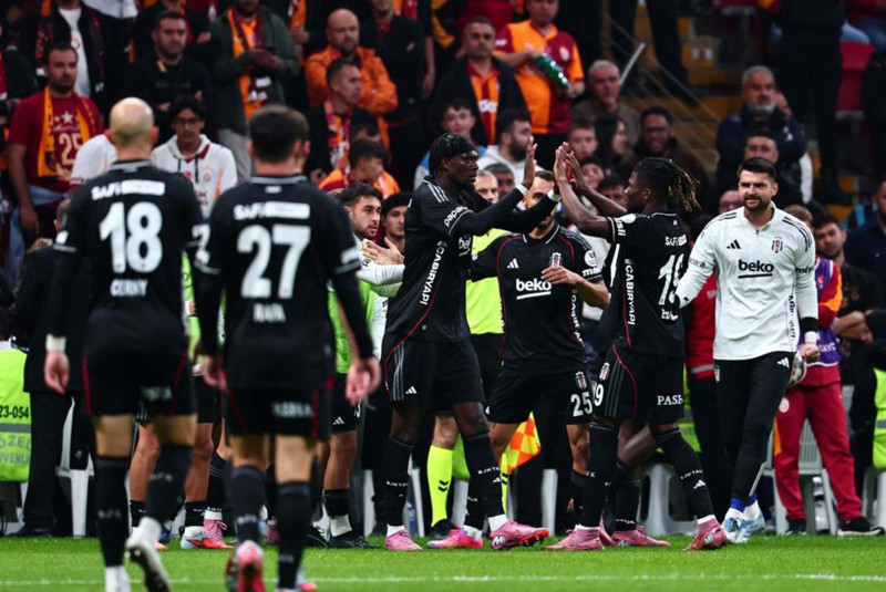 Beşiktaş’tan radikal karar! 2.1 milyon euroluk yıldıza yol göründü! Devre arası gönderilecek - Resim: 2