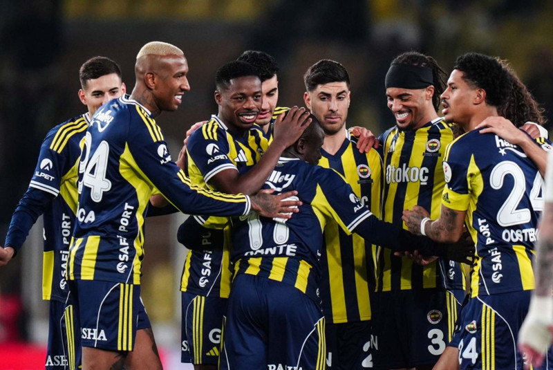 Fenerbahçe’ye Beşiktaş derbisi öncesi büyük müjde! Yıldız futbolcu ilk 11’e geri dönüyor - Resim: 3