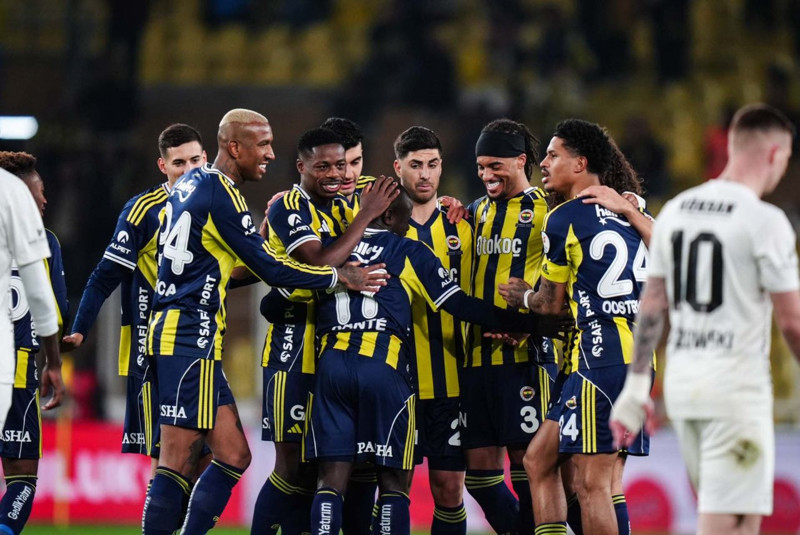 Fenerbahçe'de deprem! Yıldız futbolcu ayrılık kararını yönetime iletti! Gitmesine kesin gözüyle bakılıyor - Resim: 2
