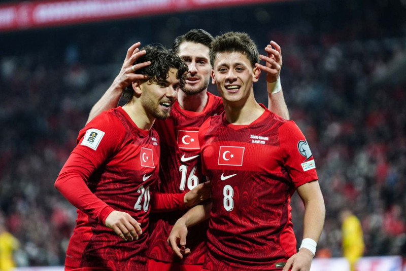 Herkes ters köşe olacak! Vincenzo Montella'dan Kosova maçı için sürpriz ilk 11! - Resim: 5