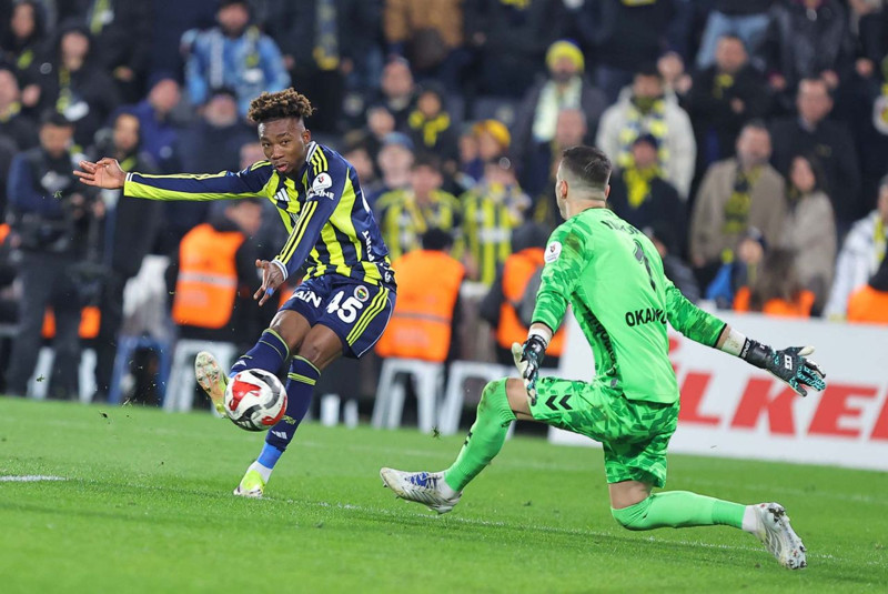 Fenerbahçe’de büyük temizlik başladı! 13 yabancının bileti kesildi! - Resim: 8