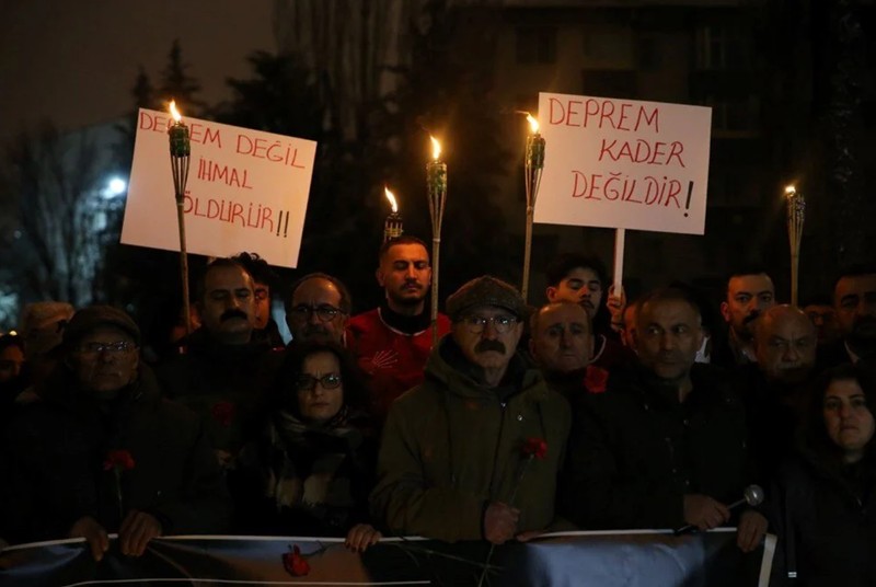 Büyük felaketin hüzünlü yıl dönümü: Hayatını kaybedenler için birçok şehirde anma törenleri gerçekleştirildi! - Resim: 13