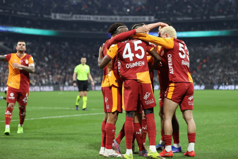 Gideceği söyleniyordu, takımda kalıyor! Galatasaray’dan yıldız futbolcunun maaşına dev zam! Yeni ücreti belli oldu - Resim: 2
