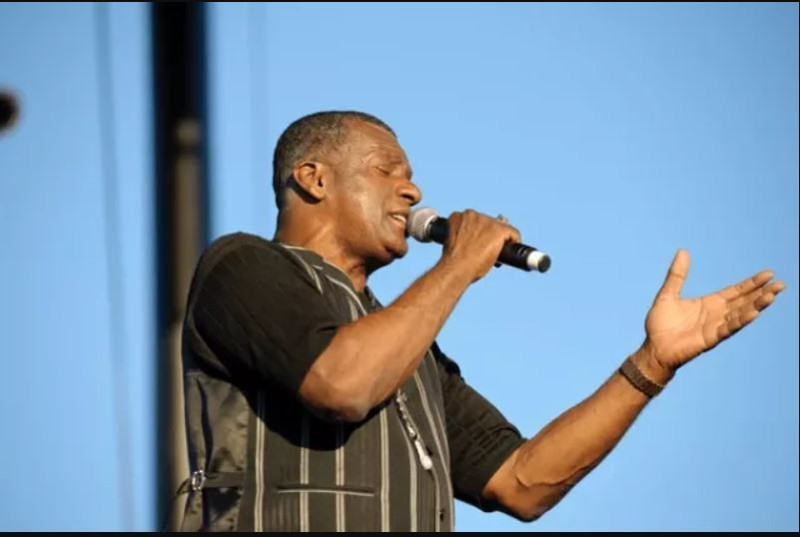 Bir döneme damgasını vurmuştu! Ünlü şarkıcı hayatını kaybetti - Resim: 2